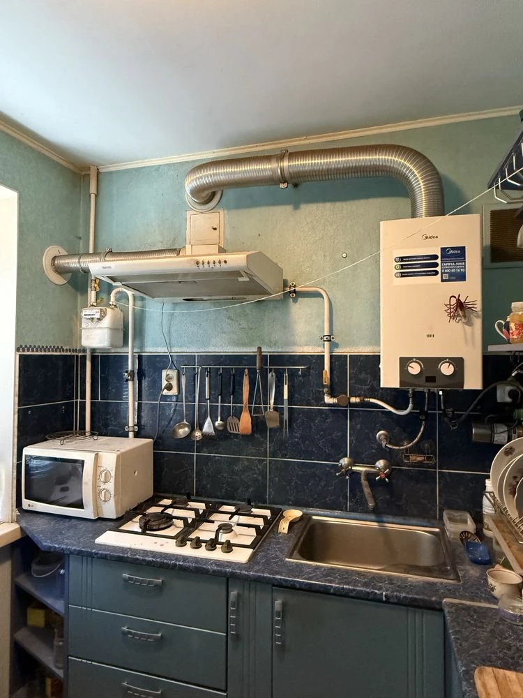 Продам 3 кімнатну квартиру на 2 поверсі (р-н готелю Дружба)