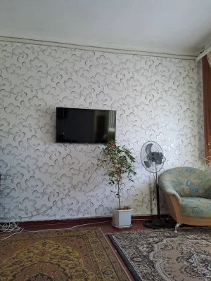 Продам двокімнатну квартиру пл. Покровська