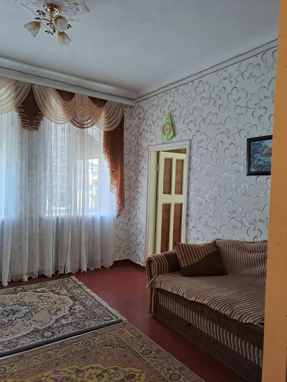 Продам двокімнатну квартиру пл. Покровська