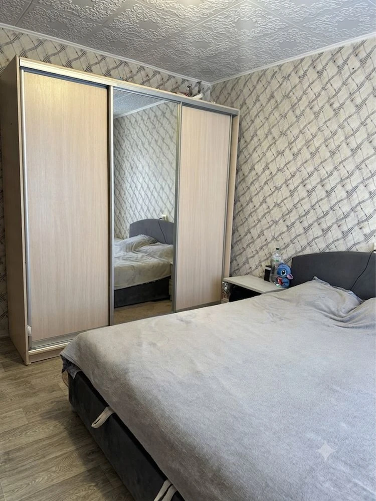 Продам квартиру (колишній гуртожиток)