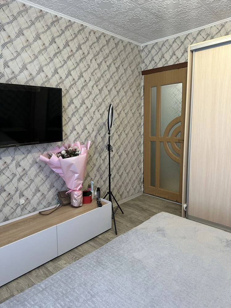Продам квартиру (колишній гуртожиток)