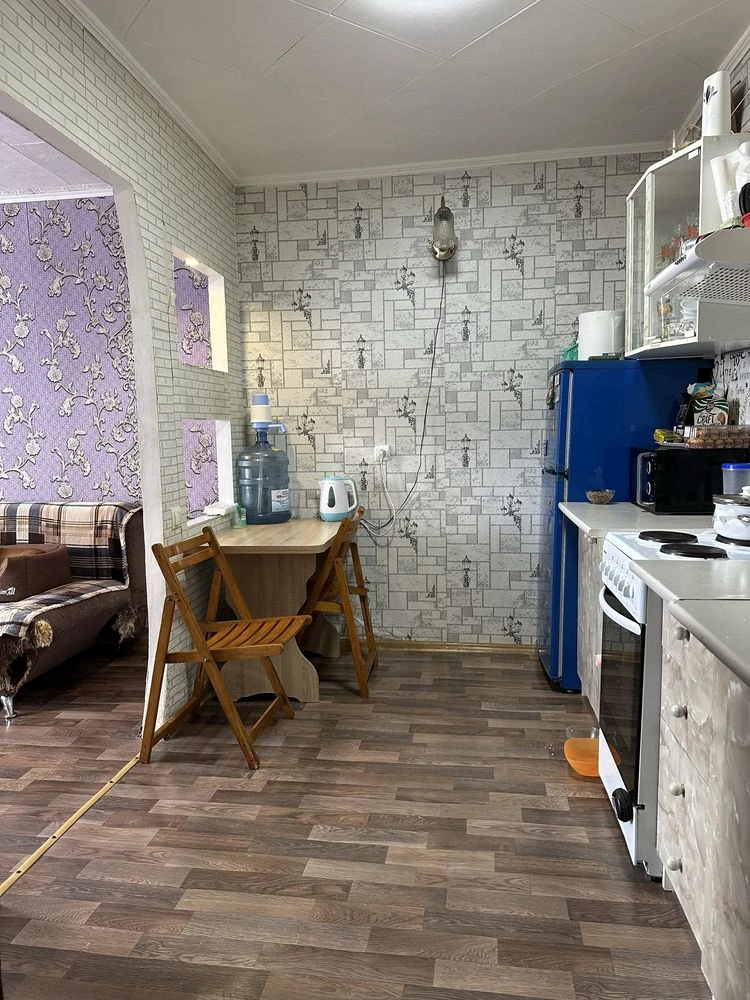 Продам квартиру (колишній гуртожиток)