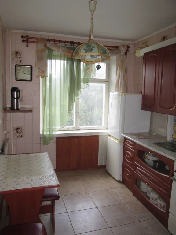 Продам 3 кімнатну квартиру по вул. Грушевського (р-н Дитячої