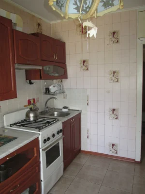 Продам 3 кімнатну квартиру по вул. Грушевського (р-н Дитячої