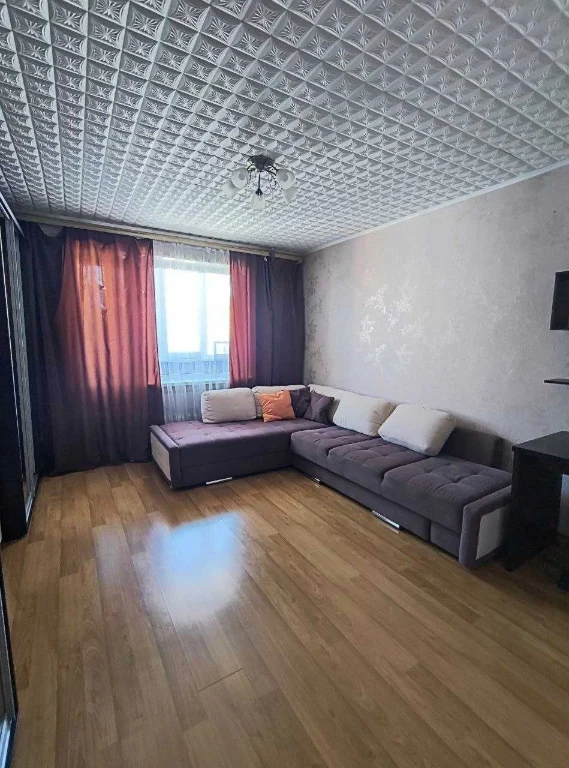 Продам 3 кімнатну квартиру по вул. 6 Грудня  (р-н Файномарке