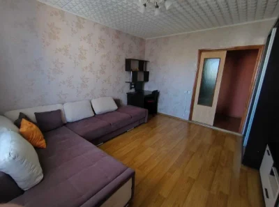 Продам 3 кімнатну квартиру по вул. 6 Грудня  (р-н Файномарке