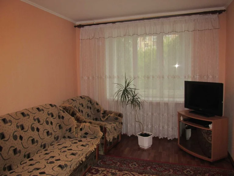 Продам 1 кімнатну квартиру по вул. Мазепи ( р-н Баму-Макдона