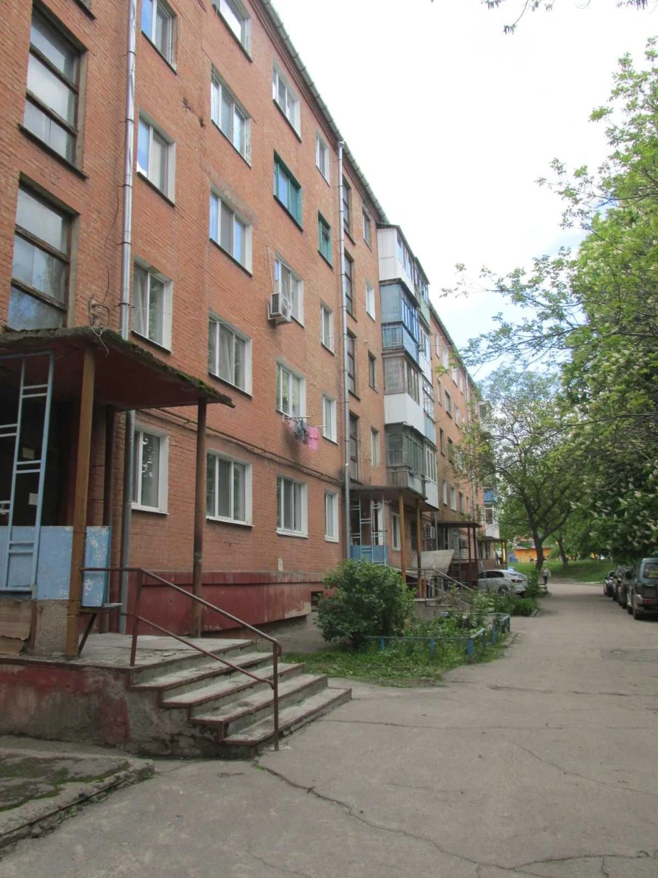 Продам 2 кімнатну квартиру по пр.Соборному (р-н першої школи