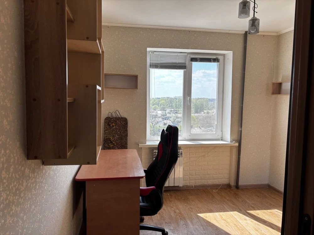Продам 3 кімнатну квартиру з євроремонтом (вул.Шевченка)