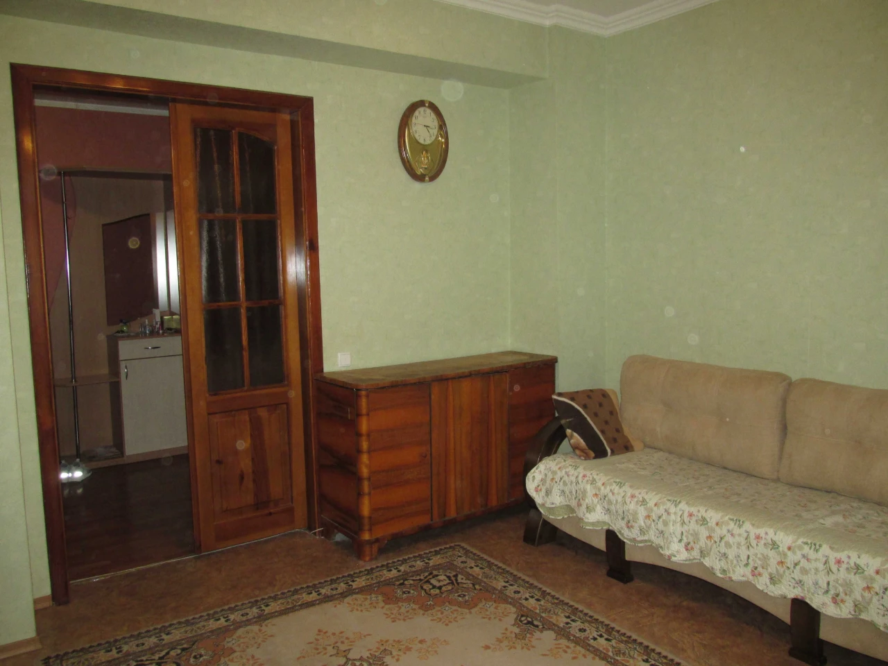 Продам 2 кімнатну квартиру (сталінка) на пл. Покровській ( р