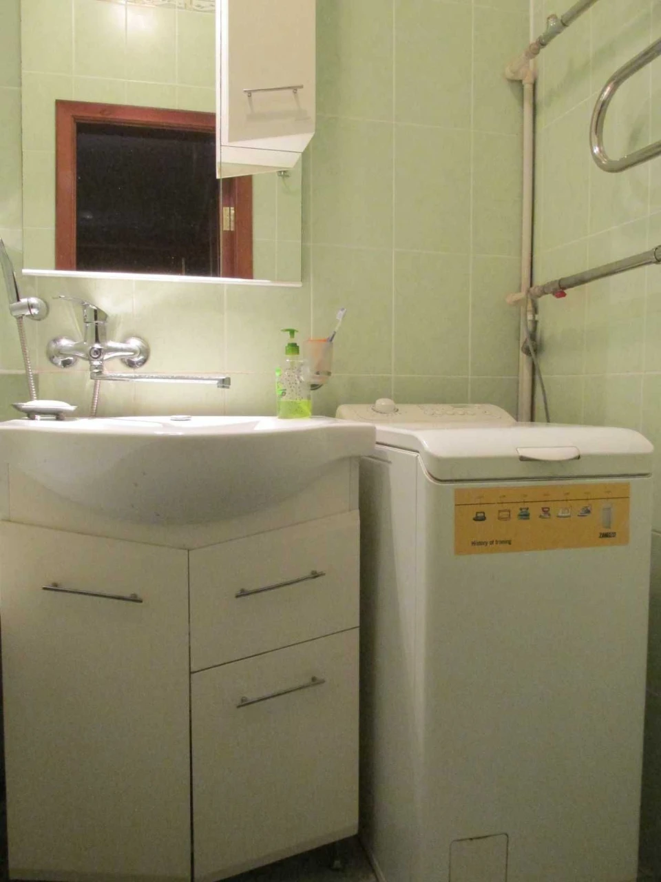 Продам 2 кімнатну квартиру (сталінка) на пл. Покровській ( р