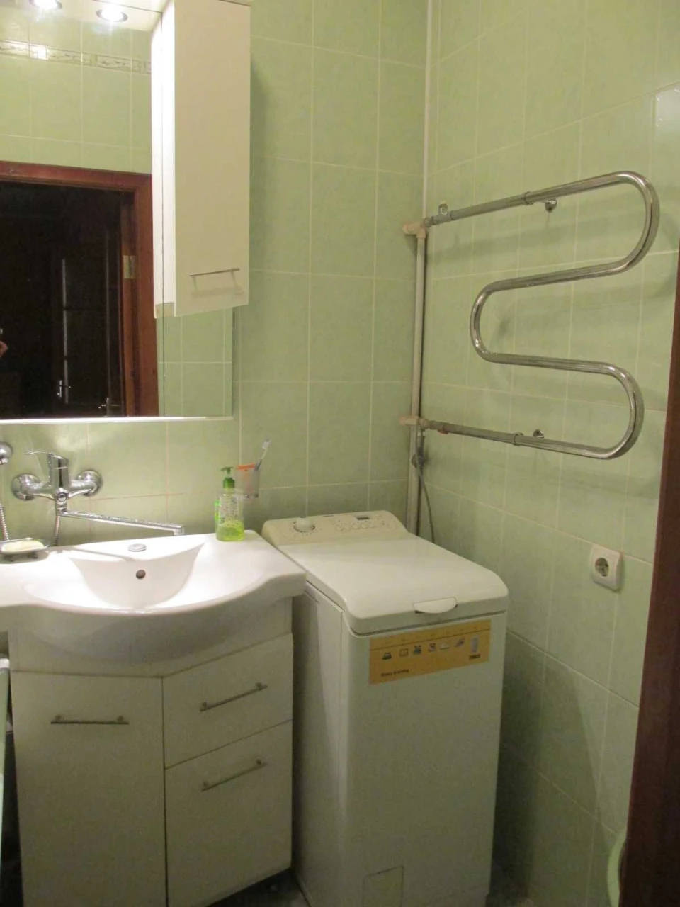 Продам 2 кімнатну квартиру (сталінка) на пл. Покровській ( р
