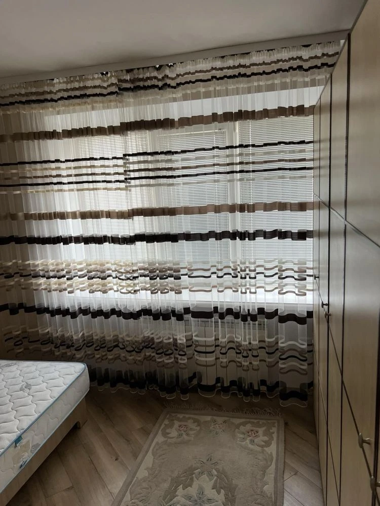 Продам 3 кімнатну квартиру з індивідуальним газовим опалення