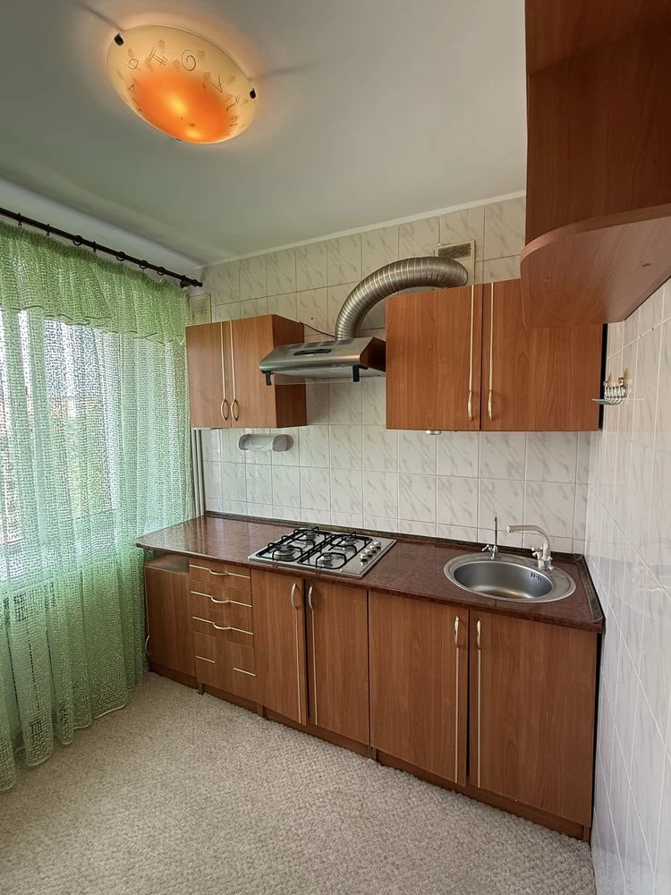 Продам 3 кімнатну квартиру з індивідуальним газовим опалення
