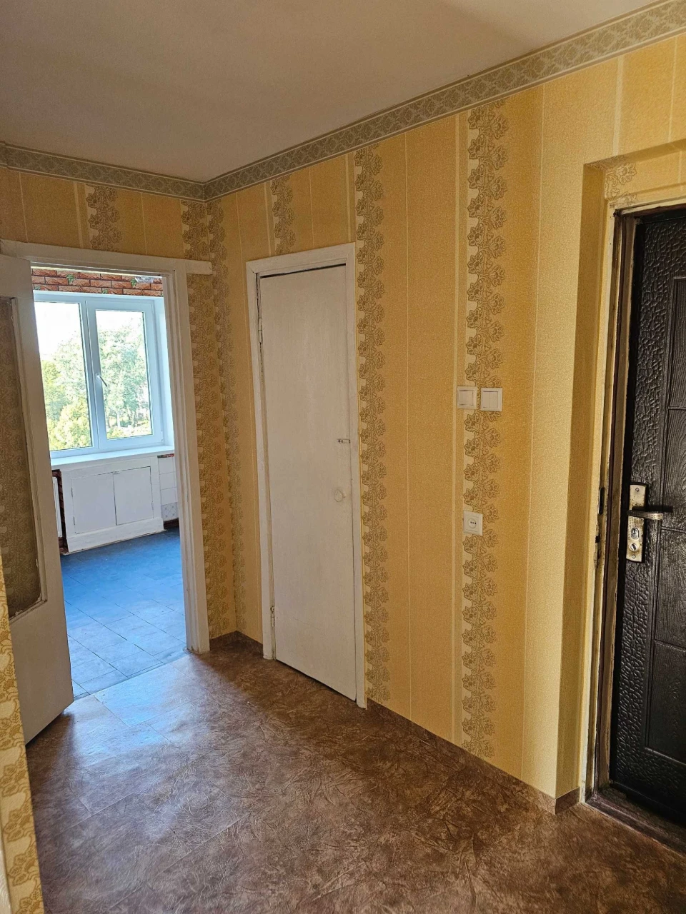 Однокімнатна квартира, АТБ 6-го Грудня
