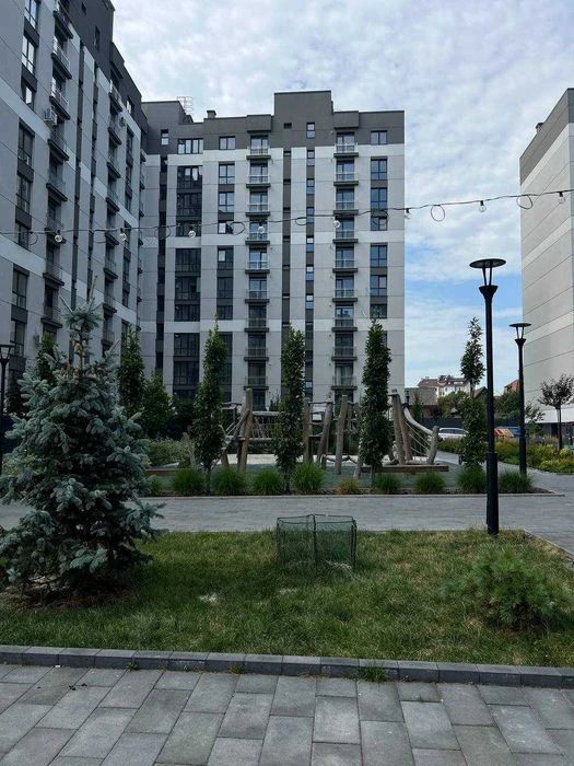 Продається 2 кімнатна квартира в ЖК Козацький. Секція на зда