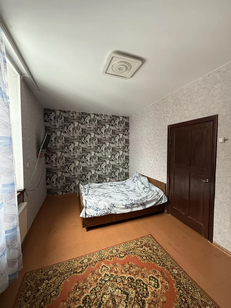 Продам велику 3 кімнатну квартиру з газовим опаленням Перемо