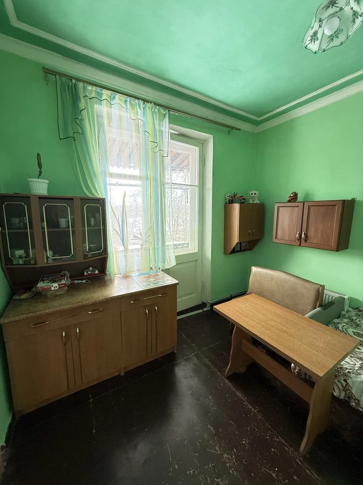 Продам велику 3 кімнатну квартиру з газовим опаленням Перемо