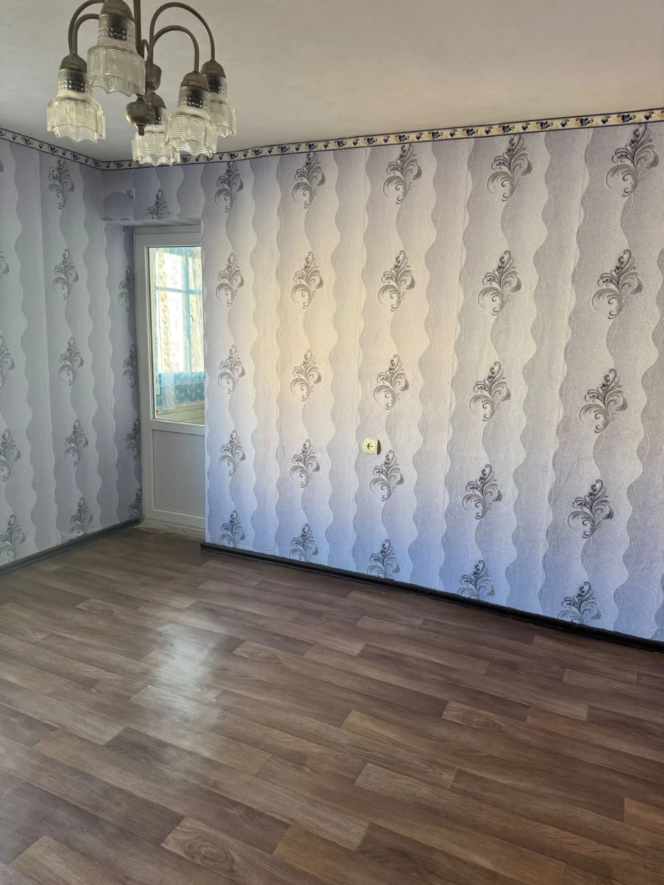 Продається двокімнатна квартира.
