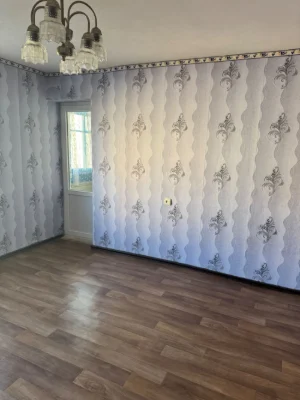 Продається двокімнатна квартира.