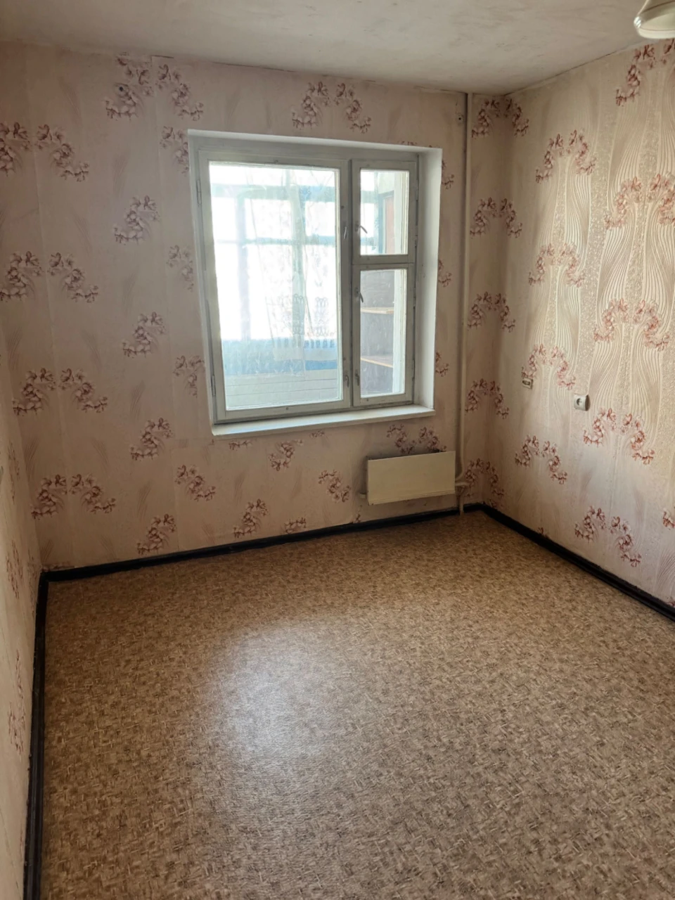 Продається двокімнатна квартира.