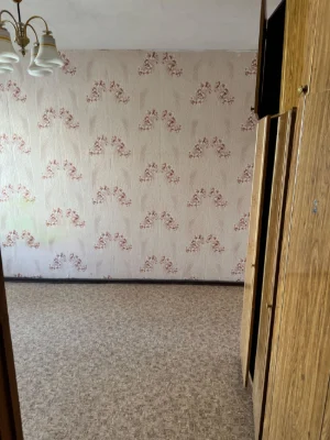 Продається двокімнатна квартира.