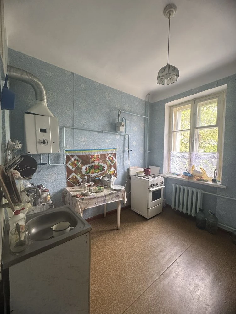 Продаж двокімнатної  квартири
