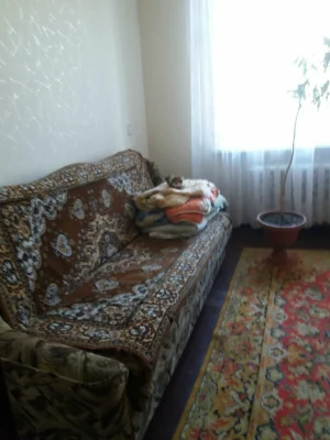 Продам 2-х кімнатну.  Центр. Площадь.