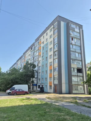 Срочно продам трехкомнатную в центре с видом на море