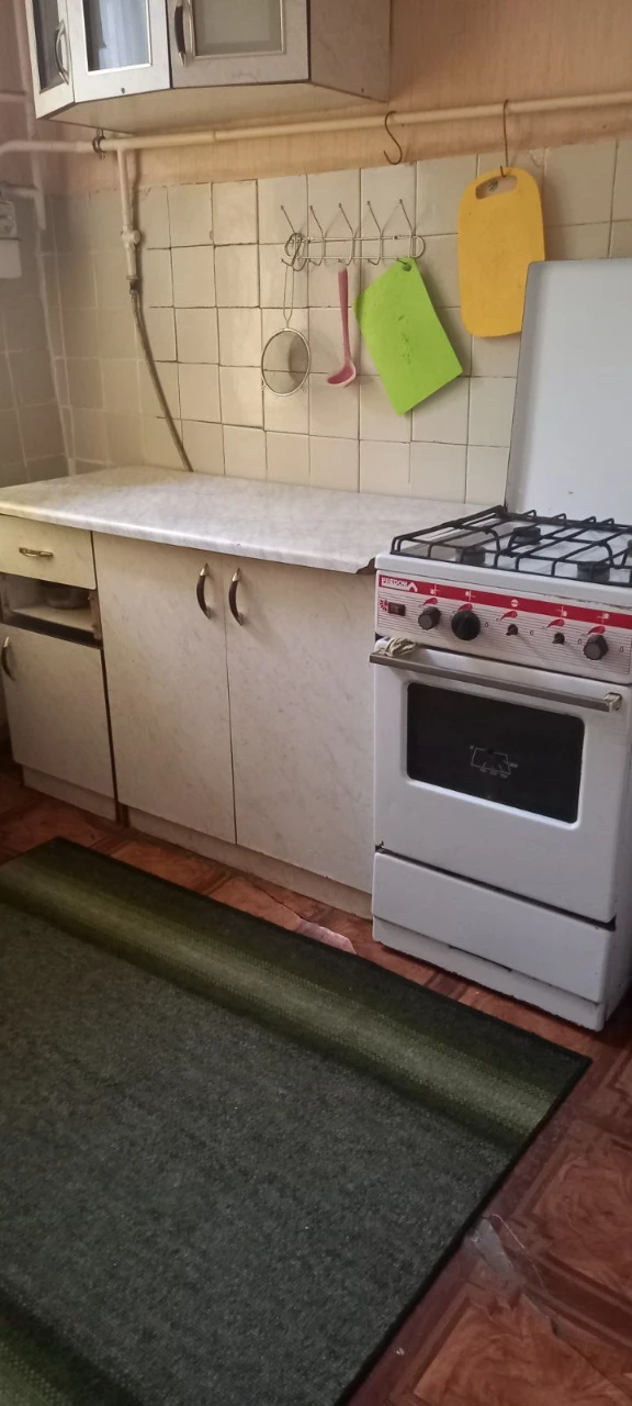 Продам 2-х кімнатну,  центр. Можливо по сертіфікату