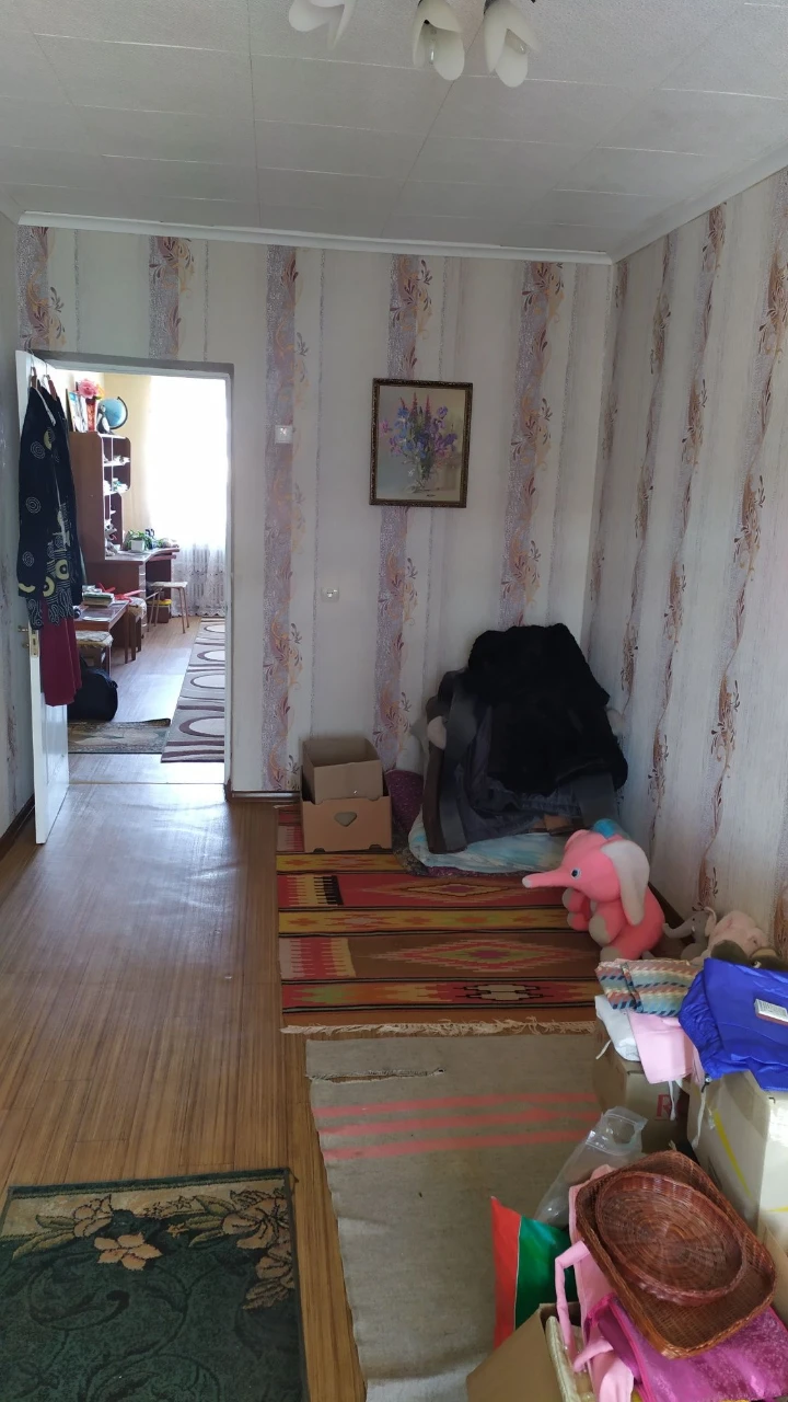 Продається трьохкімнатна квартира