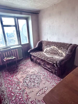 Продається 1-кімнатна квартира, яка фактично має дві кімнати