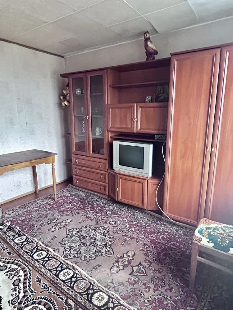 Продається 1-кімнатна квартира, яка фактично має дві кімнати