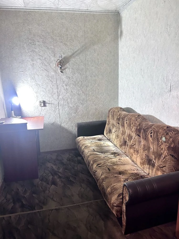 Продається 1-кімнатна квартира, яка фактично має дві кімнати