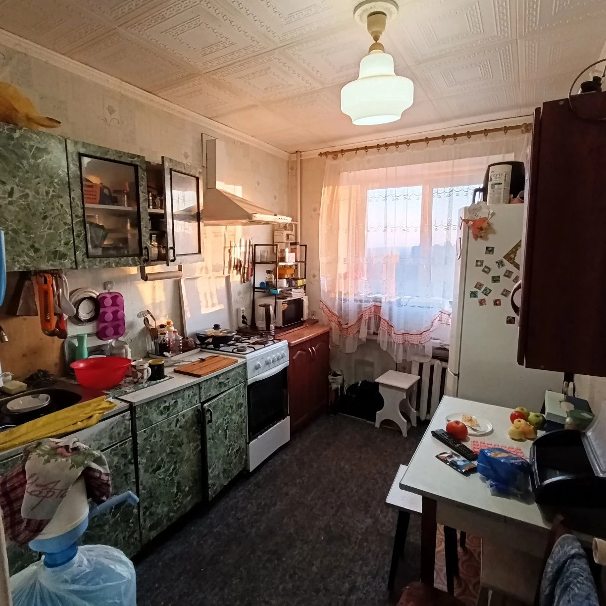 Sale of a 3-room apartment in Svitylovsk.