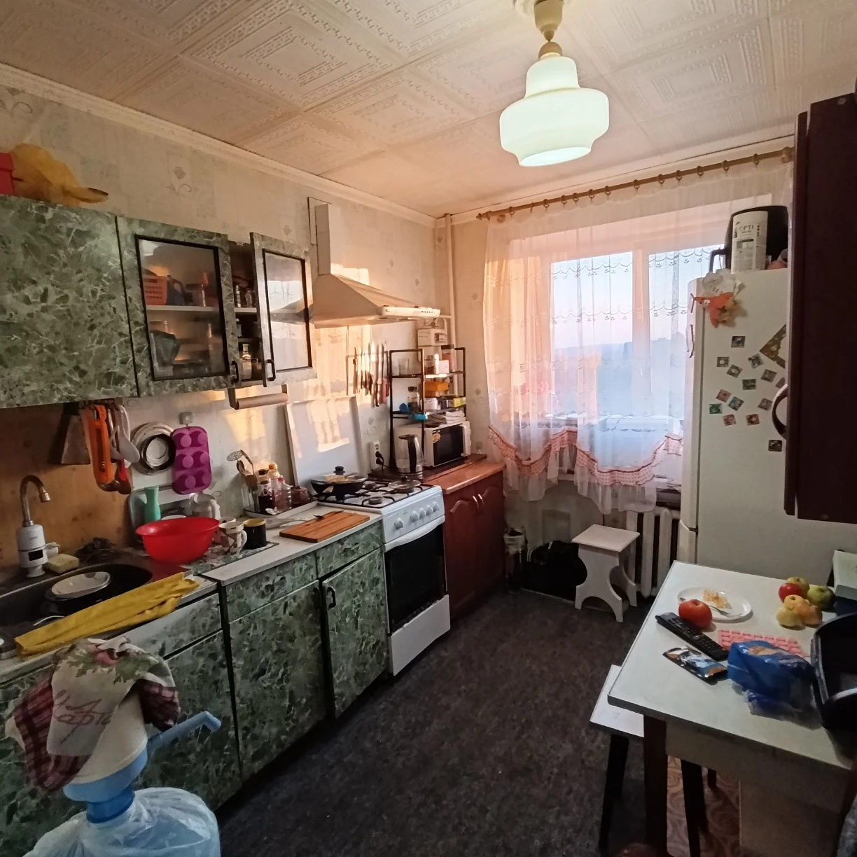 Sale of a 3-room apartment in Svitylovsk.