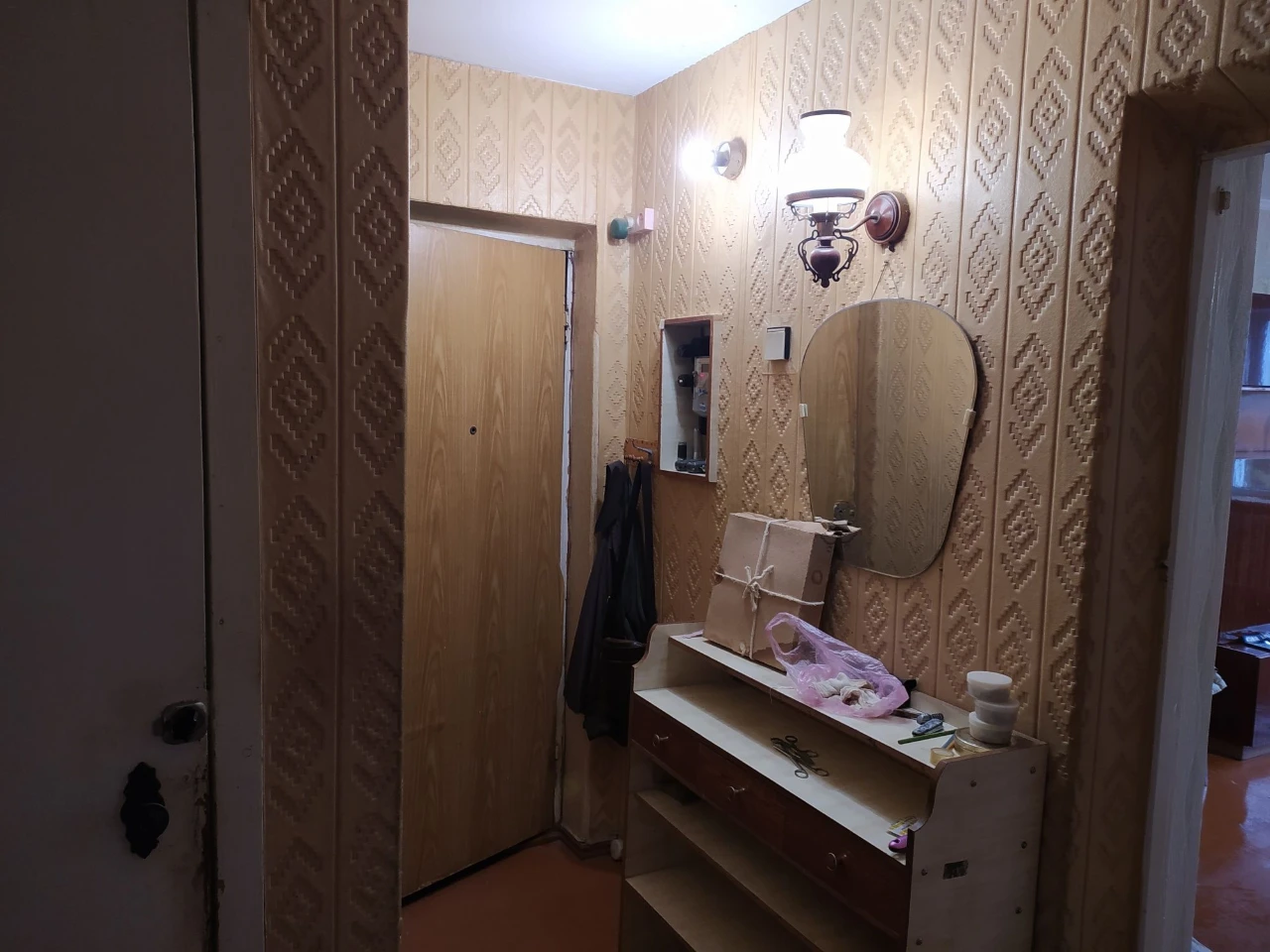 Продам трёх комнатную квартиру