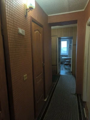 Продам трёхкомнатную на Обелиске 29900