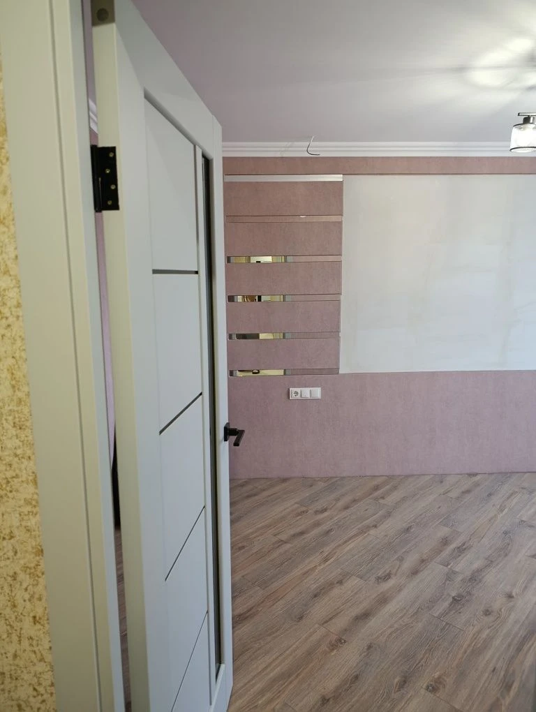 Продається 2 кімнатна квартира з ремонтом