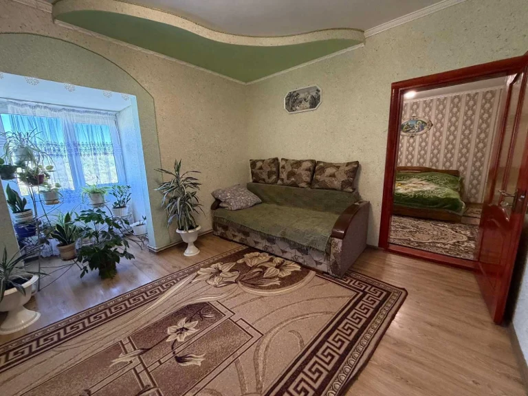 Продається простора 3-кім. квартира, з видом на гори у м. Бо