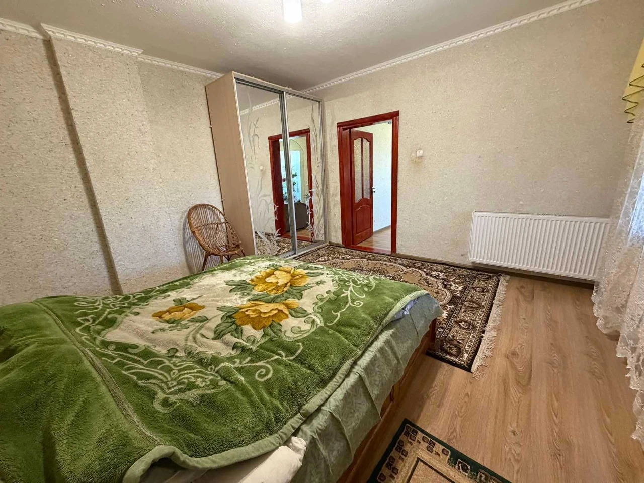Продається простора 3-кім. квартира, з видом на гори у м. Бо