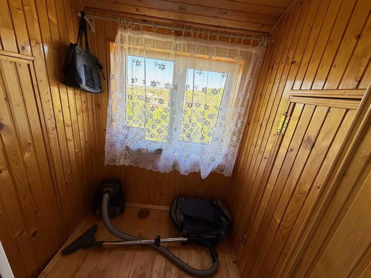 Продається простора 3-кім. квартира, з видом на гори у м. Бо