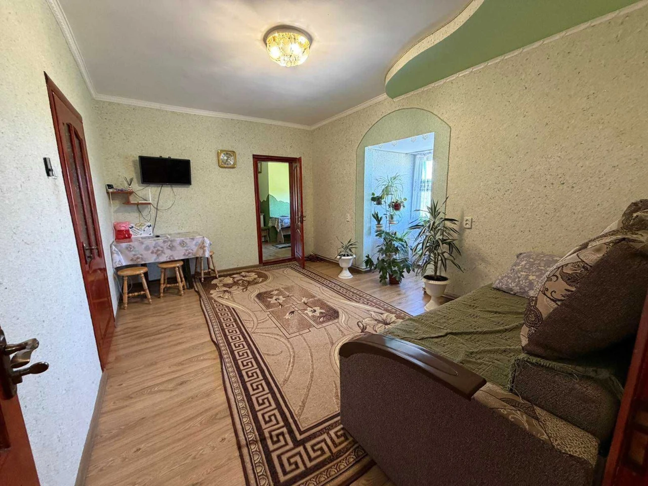 Продається простора 3-кім. квартира, з видом на гори у м. Бо
