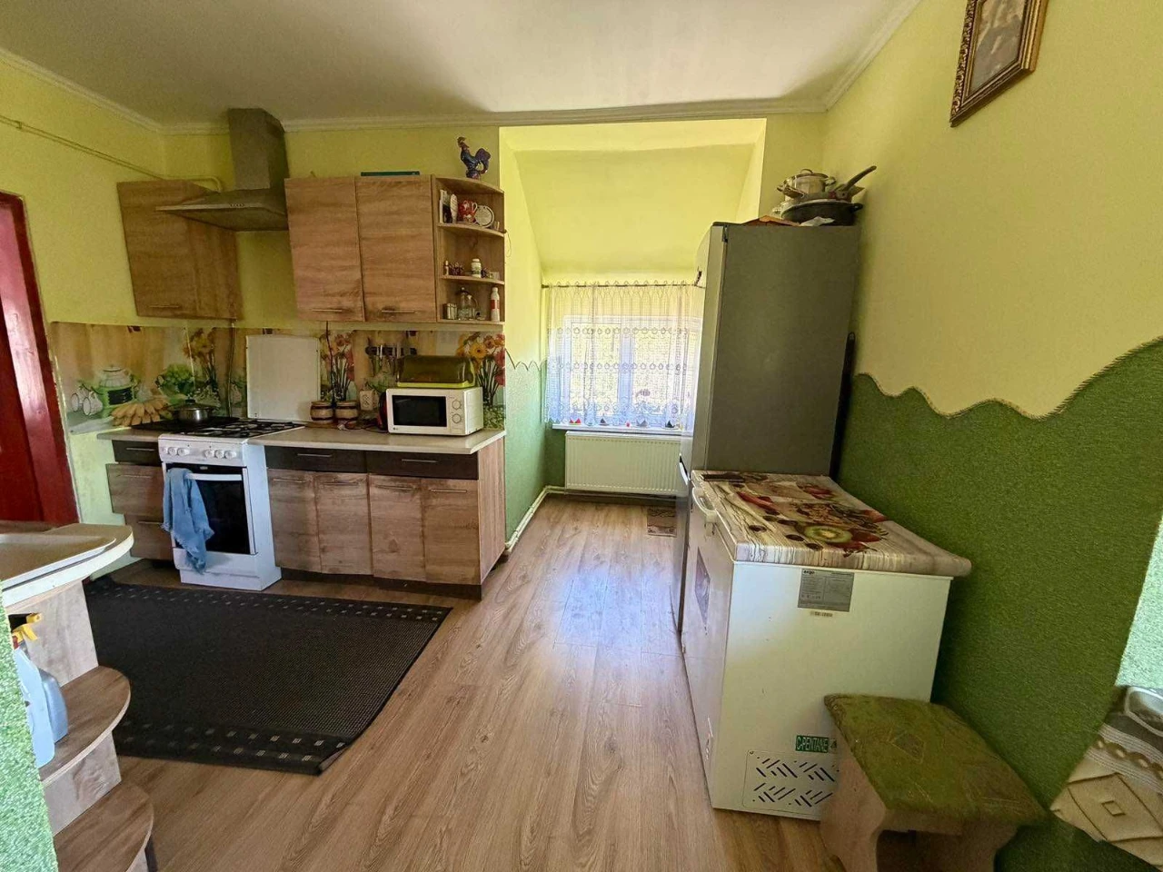 Продається простора 3-кім. квартира, з видом на гори у м. Бо