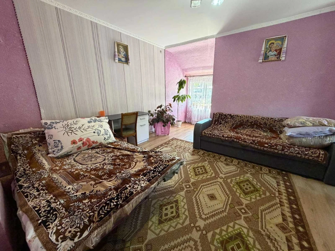 Продається простора 3-кім. квартира, з видом на гори у м. Бо