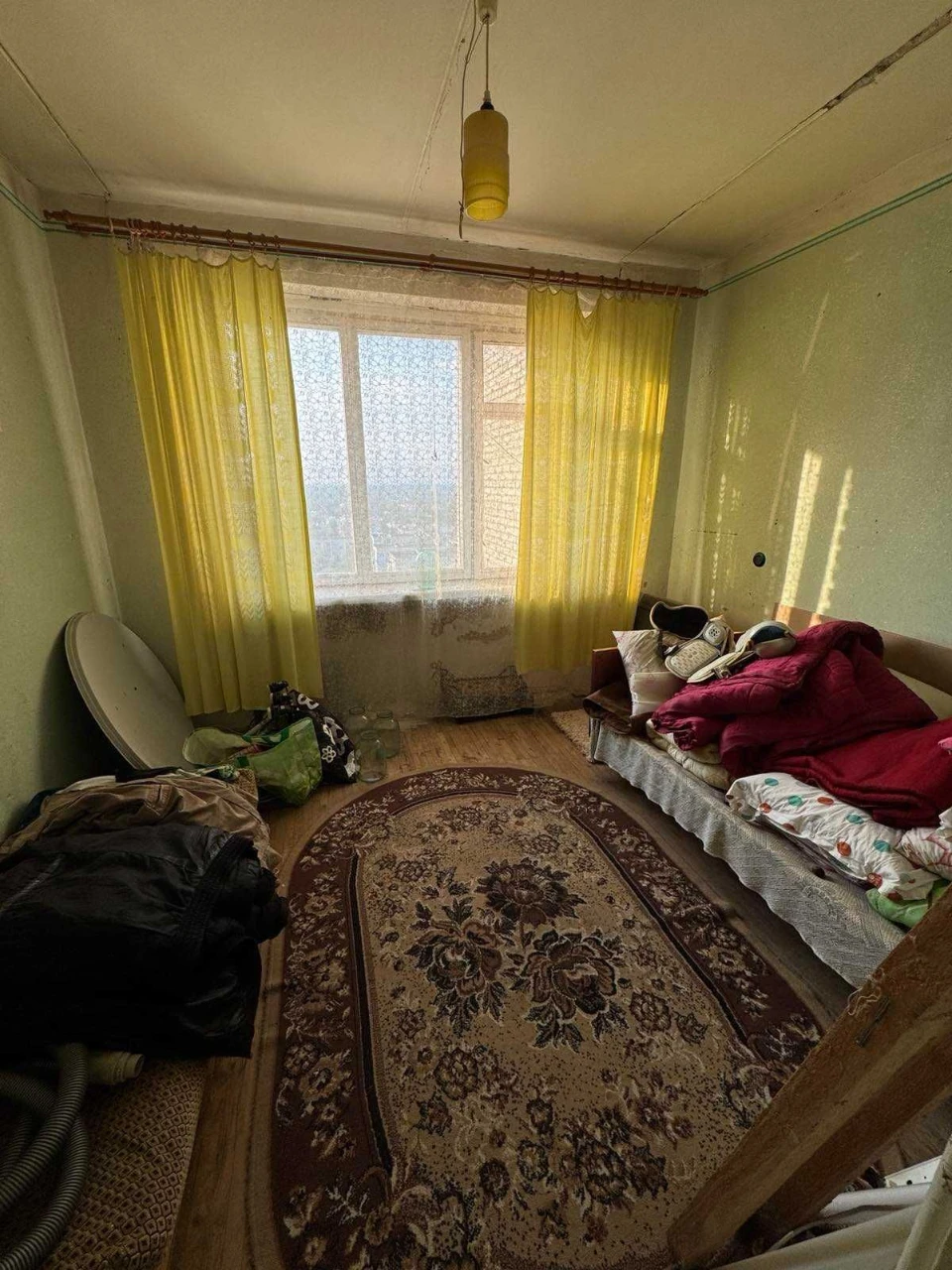 Продаж 4-х кімнатної квартири, під ремонт, вул. Коваліва, м.