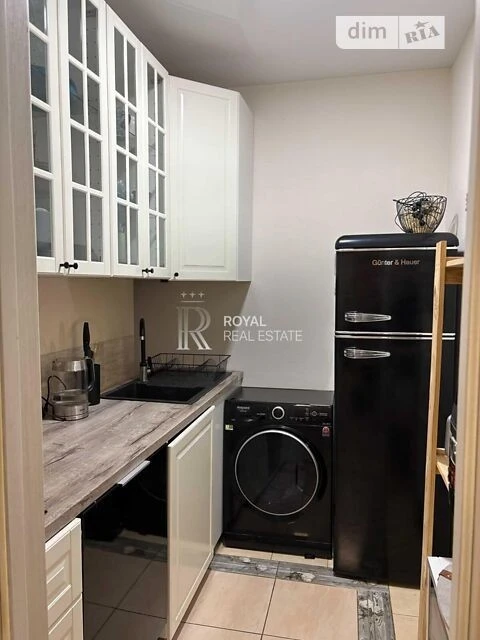 Sale of 3-room apartment 103.3 sq. m. on Oleksandrivska 1 • I