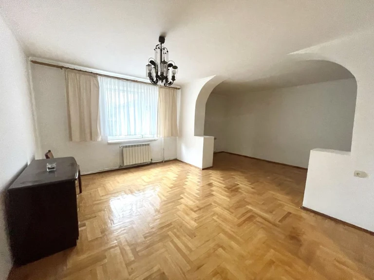 Продається трикімнатна квартира 90м2 в Бродах