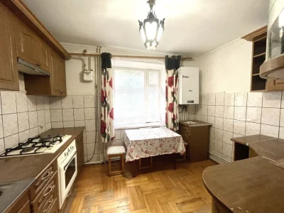 Продається трикімнатна квартира 90м2 в Бродах