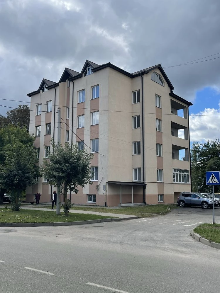 Продається трикімнатна квартира в новобудові